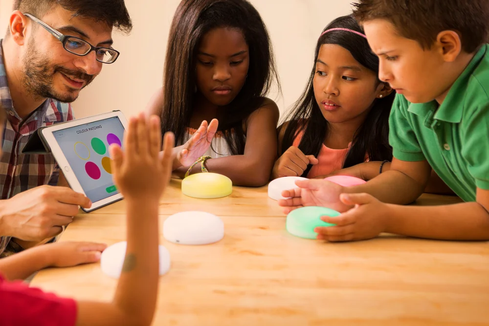 Cosmo Lernsystem – interaktives Lernen, Bewegen und Kommunizieren