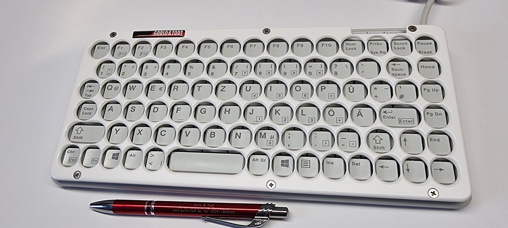 Kompakttastatur Cherry mit Metallabdeckplatte
